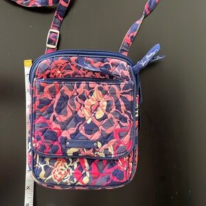Vera Bradley crossbody with 3 zippers closures